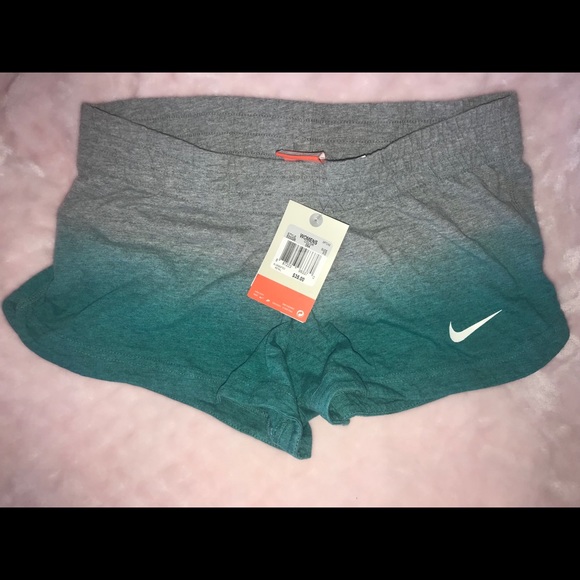 Nike shorts - Picture 1 of 1